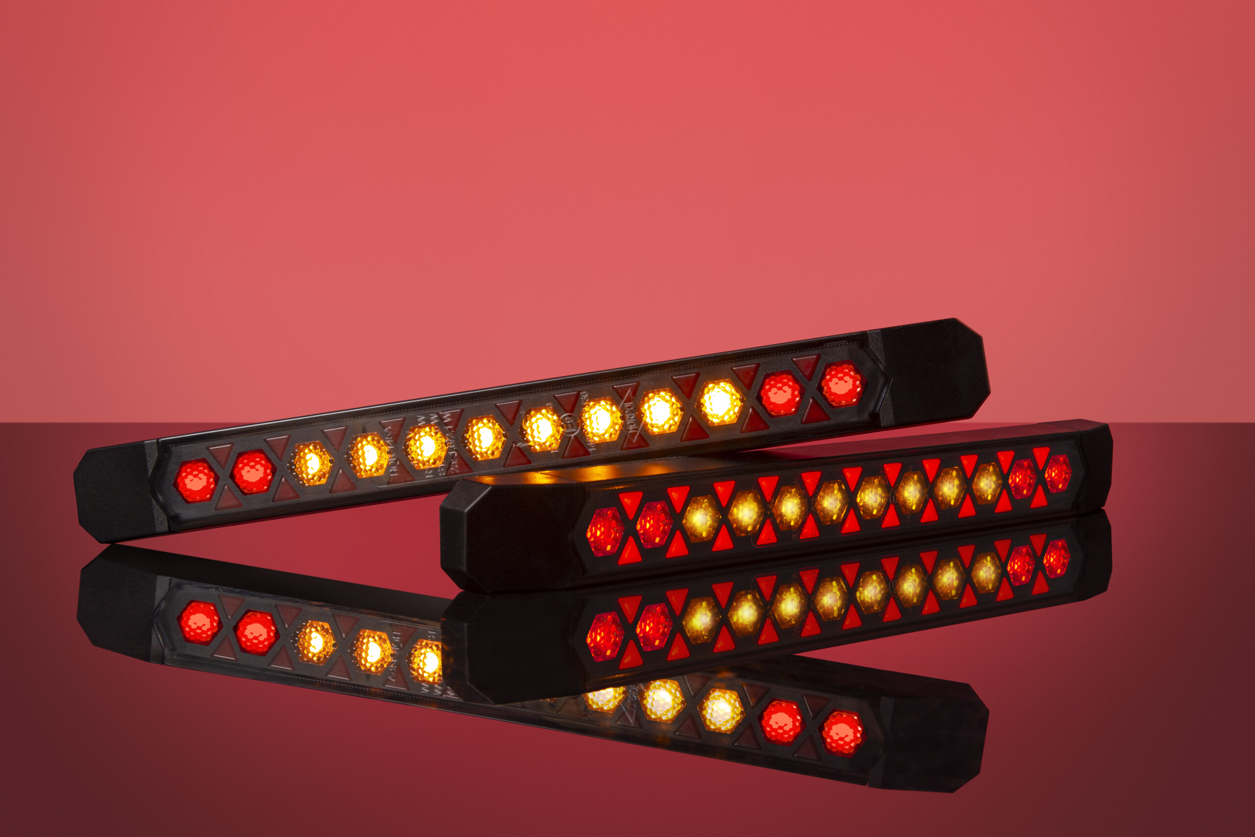 Rear multifunction lamp with static direction indicator LIZARD LZD 3140